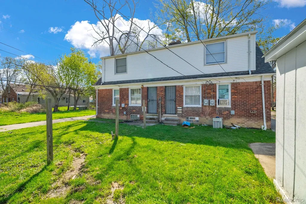 17215 And 17219 Sioux Street Detroit City MI 48224