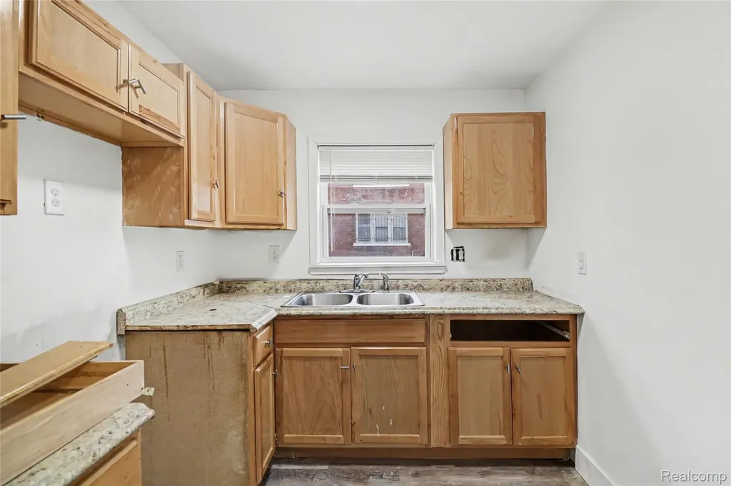 2241-2243 Clairmount Avenue Detroit City MI 48206