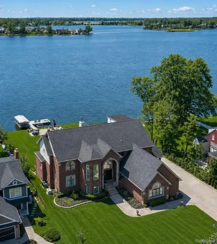 985 James K Boulevard Sylvan Lake City MI 48341