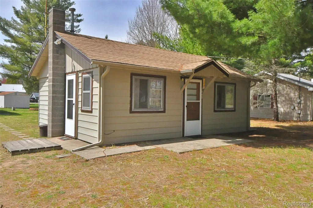 1865 Mullet Avenue Richfield Township MI 48656