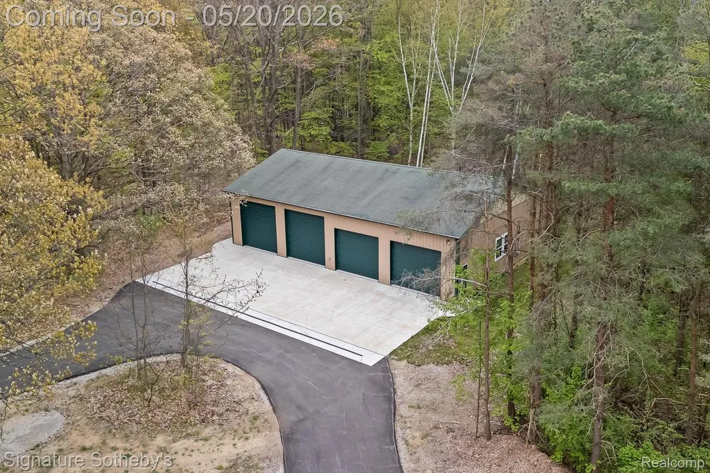 2631 W Blackmore Road Fremont Township MI 48744