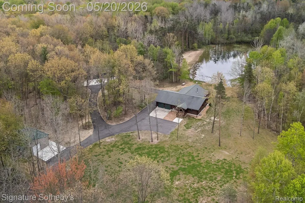 2631 W Blackmore Road Fremont Township MI 48744