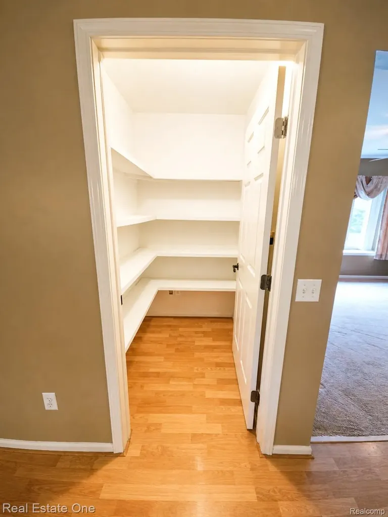 4656 Desert Bridge Court Highland Charter Township MI 48356