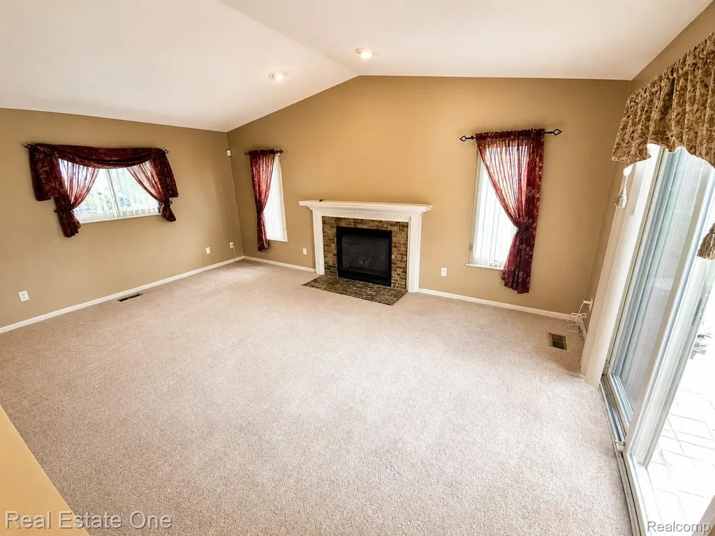 4656 Desert Bridge Court Highland Charter Township MI 48356