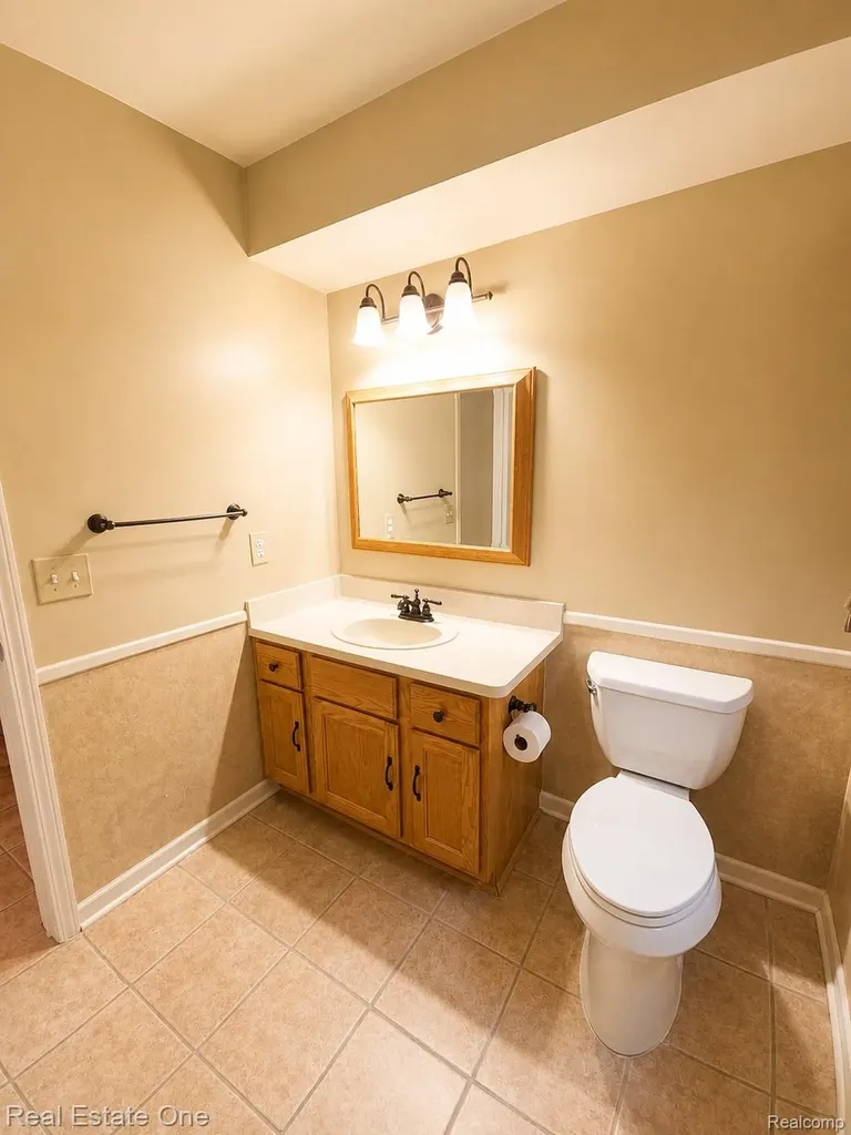 4656 Desert Bridge Court Highland Charter Township MI 48356