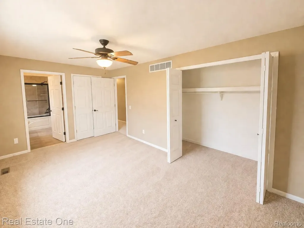 4656 Desert Bridge Court Highland Charter Township MI 48356
