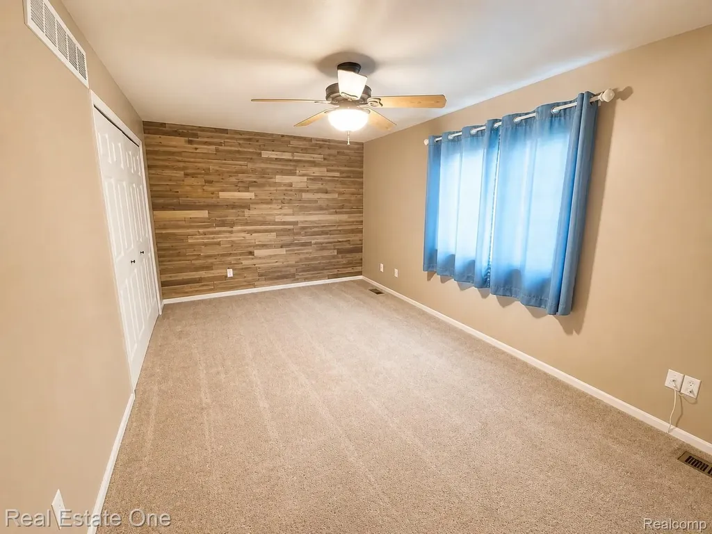 4656 Desert Bridge Court Highland Charter Township MI 48356