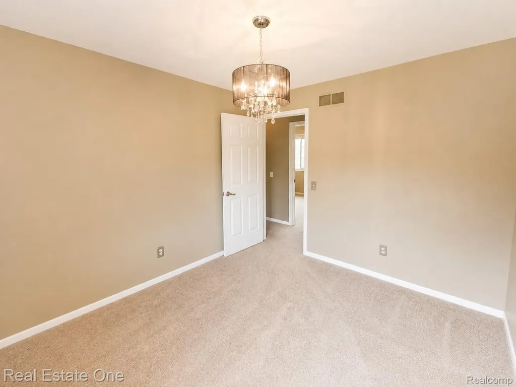 4656 Desert Bridge Court Highland Charter Township MI 48356