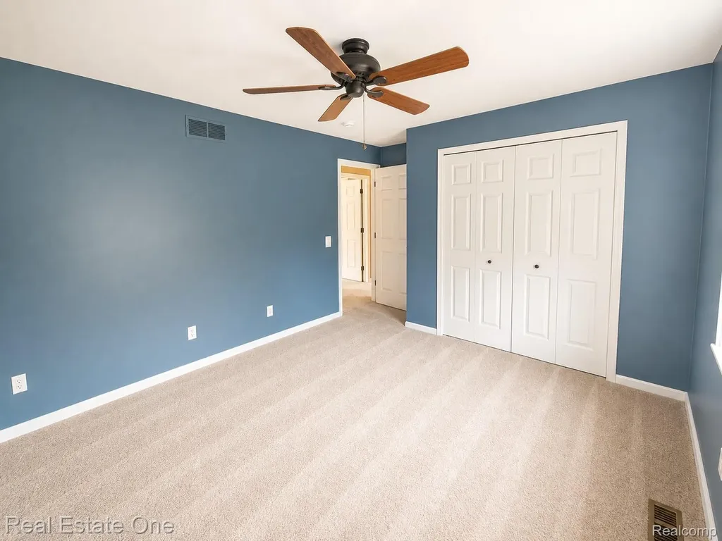 4656 Desert Bridge Court Highland Charter Township MI 48356