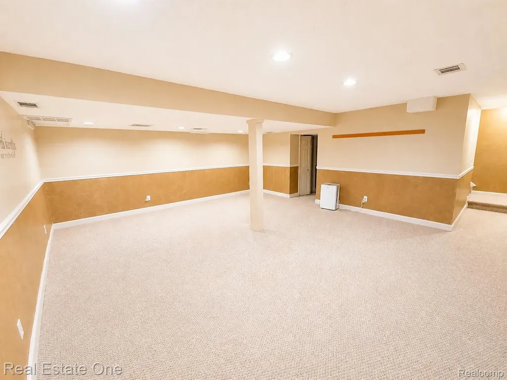 4656 Desert Bridge Court Highland Charter Township MI 48356