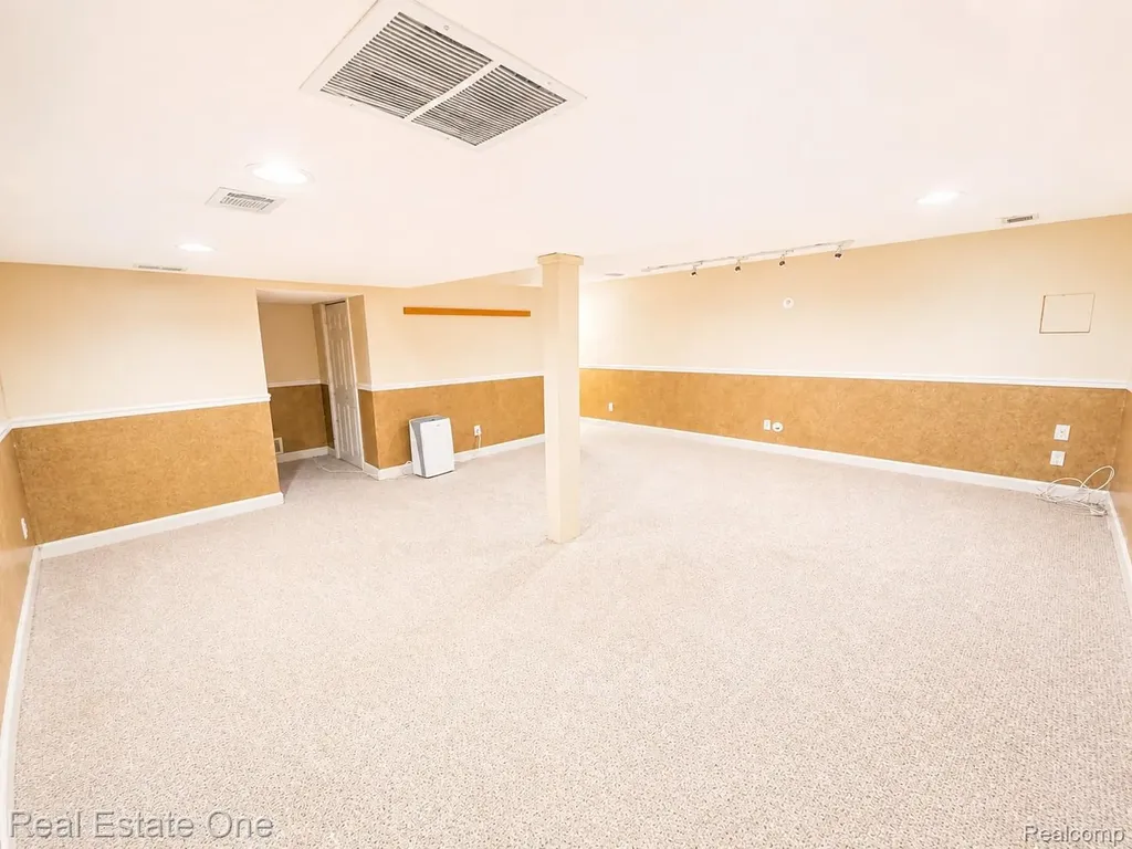 4656 Desert Bridge Court Highland Charter Township MI 48356