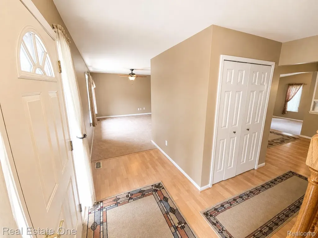 4656 Desert Bridge Court Highland Charter Township MI 48356