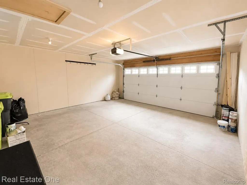 4656 Desert Bridge Court Highland Charter Township MI 48356