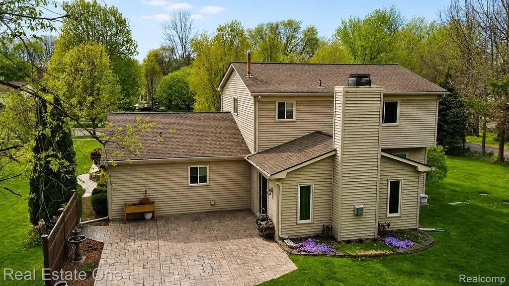 4656 Desert Bridge Court Highland Charter Township MI 48356