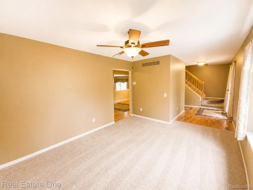 4656 Desert Bridge Court Highland Charter Township MI 48356