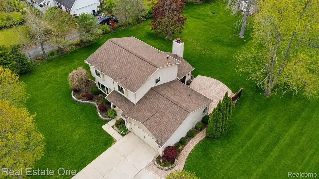 4656 Desert Bridge Court Highland Charter Township MI 48356