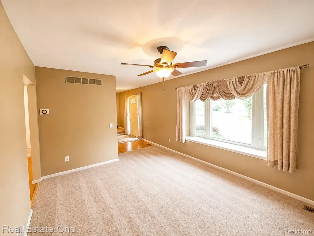 4656 Desert Bridge Court Highland Charter Township MI 48356