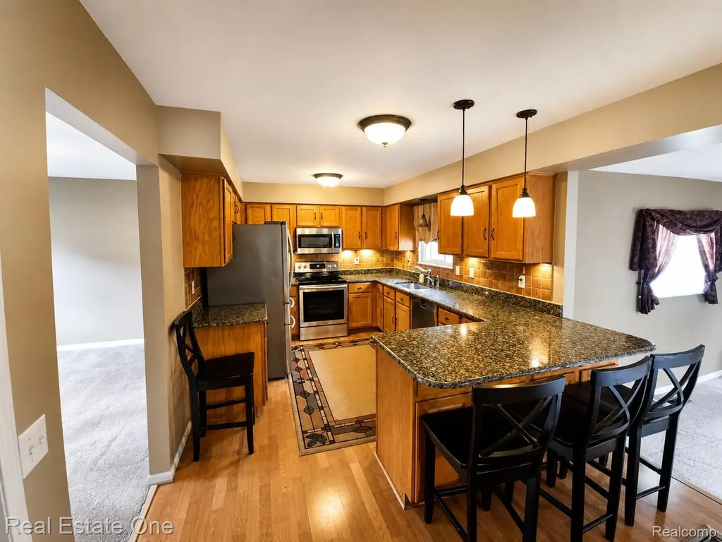 4656 Desert Bridge Court Highland Charter Township MI 48356