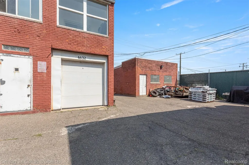 6632 W Fort Street Detroit City MI 48209