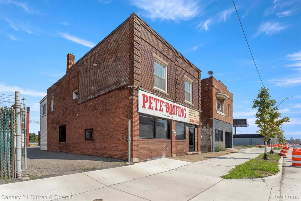 6632 W Fort Street Detroit City MI 48209