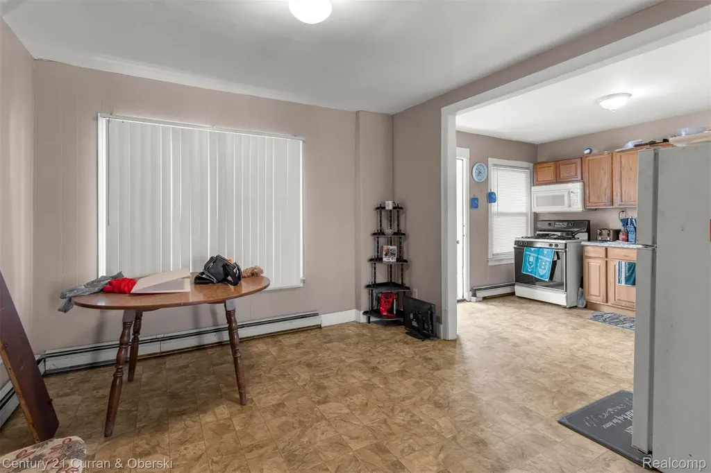 6632 W Fort Street Detroit City MI 48209
