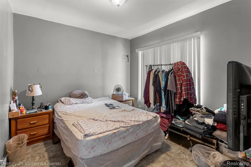 6632 W Fort Street Detroit City MI 48209