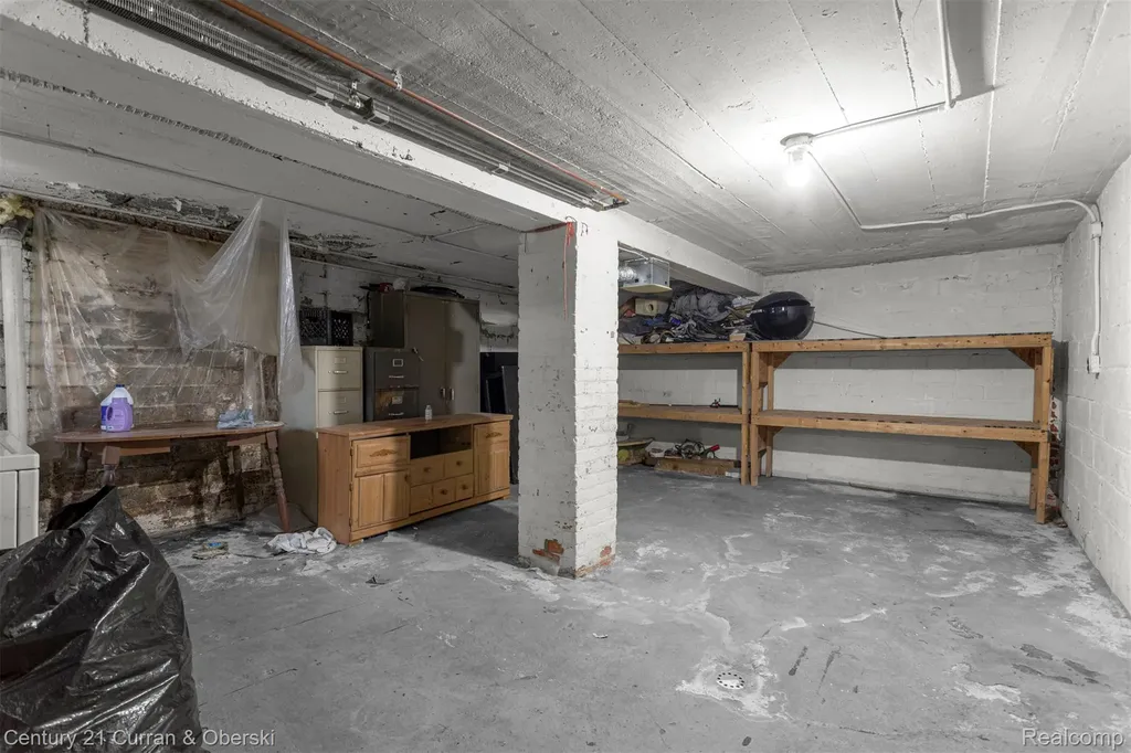 6632 W Fort Street Detroit City MI 48209