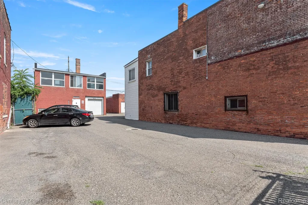 6632 W Fort Street Detroit City MI 48209