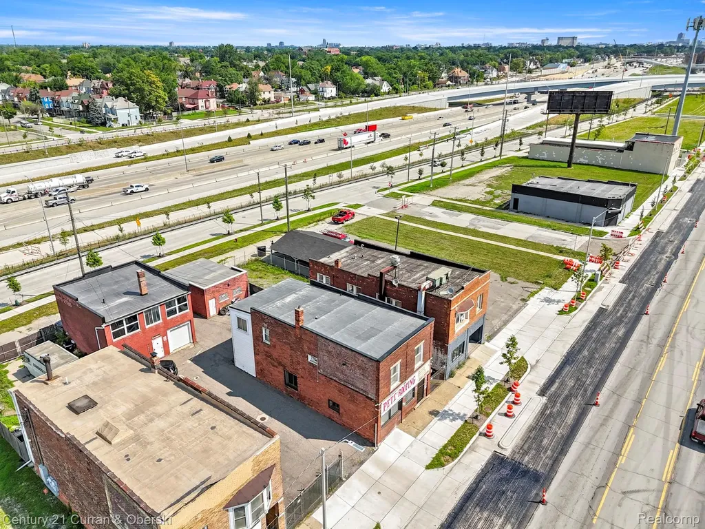 6632 W Fort Street Detroit City MI 48209