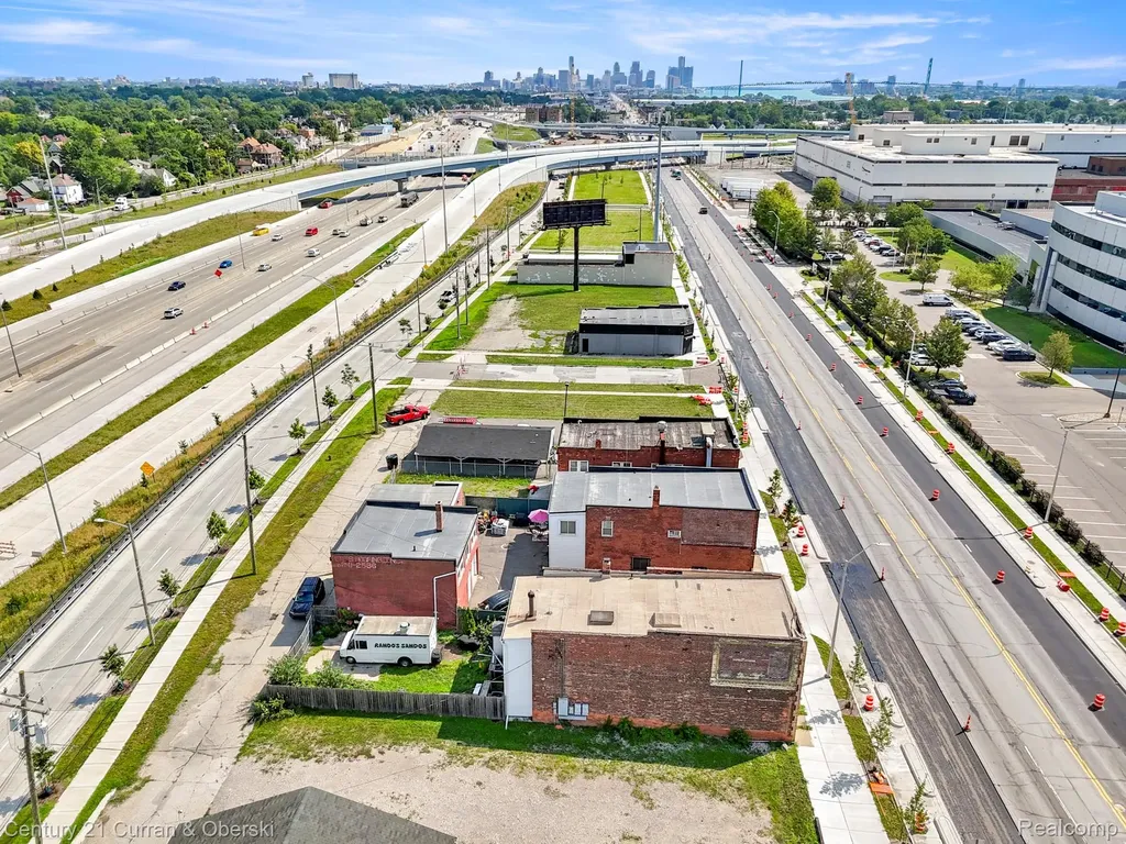 6632 W Fort Street Detroit City MI 48209