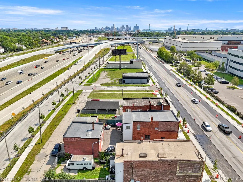 6632 W Fort Street Detroit City MI 48209