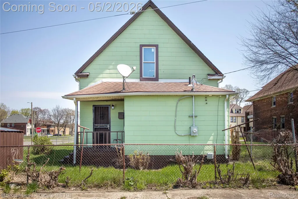 1945 E Grand Boulevard Detroit City MI 48211