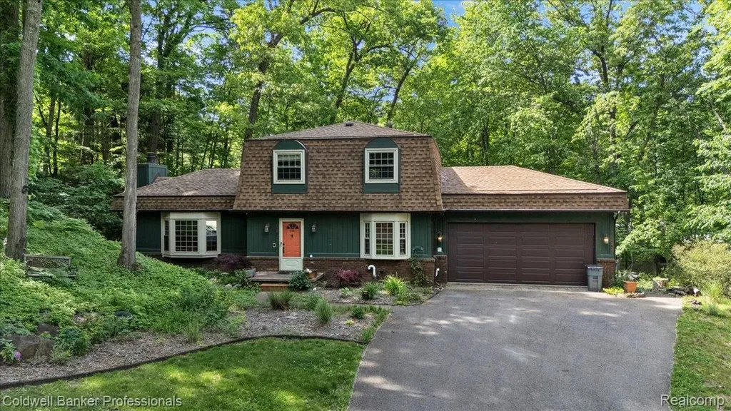 8873 Nepahwin Drive Independence Charter Township MI 48348