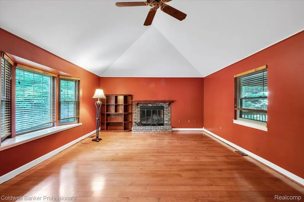 8873 Nepahwin Drive Independence Charter Township MI 48348