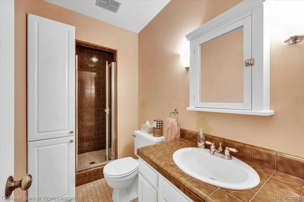 8873 Nepahwin Drive Independence Charter Township MI 48348