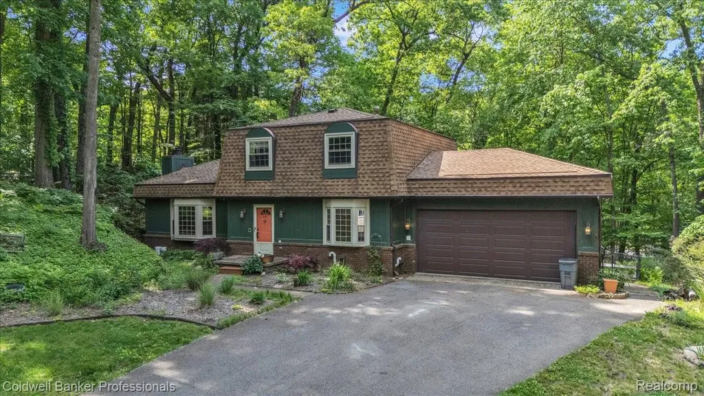 8873 Nepahwin Drive Independence Charter Township MI 48348