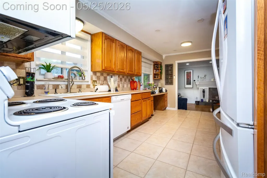 42928 Versailles Road Canton Charter Township MI 48187
