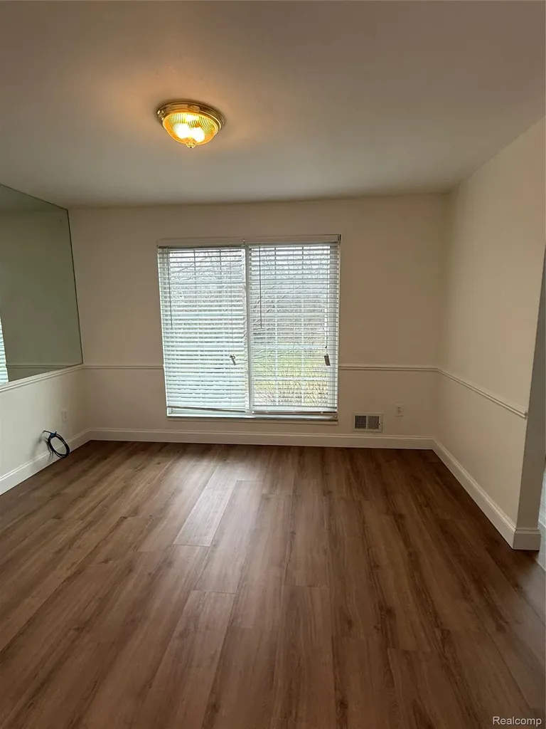 150 E Long Lake Road Bloomfield Charter Township MI 48304