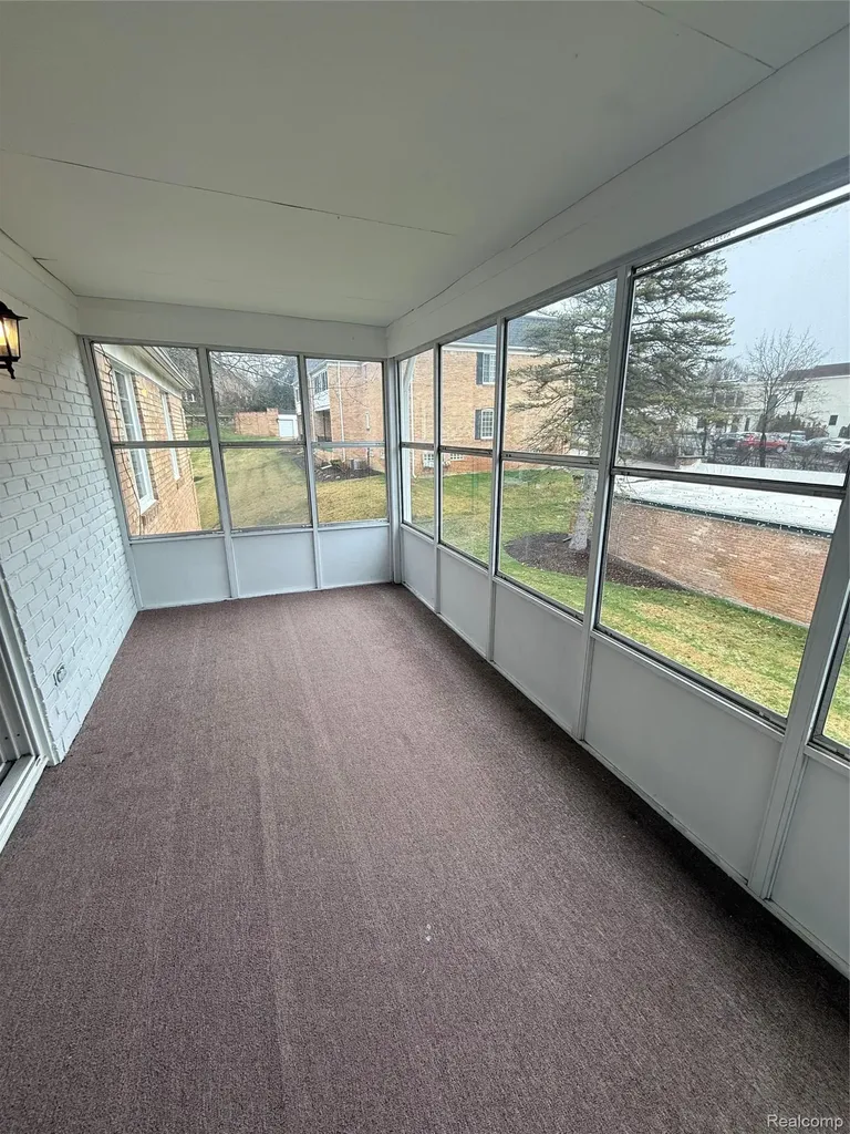 150 E Long Lake Road Bloomfield Charter Township MI 48304