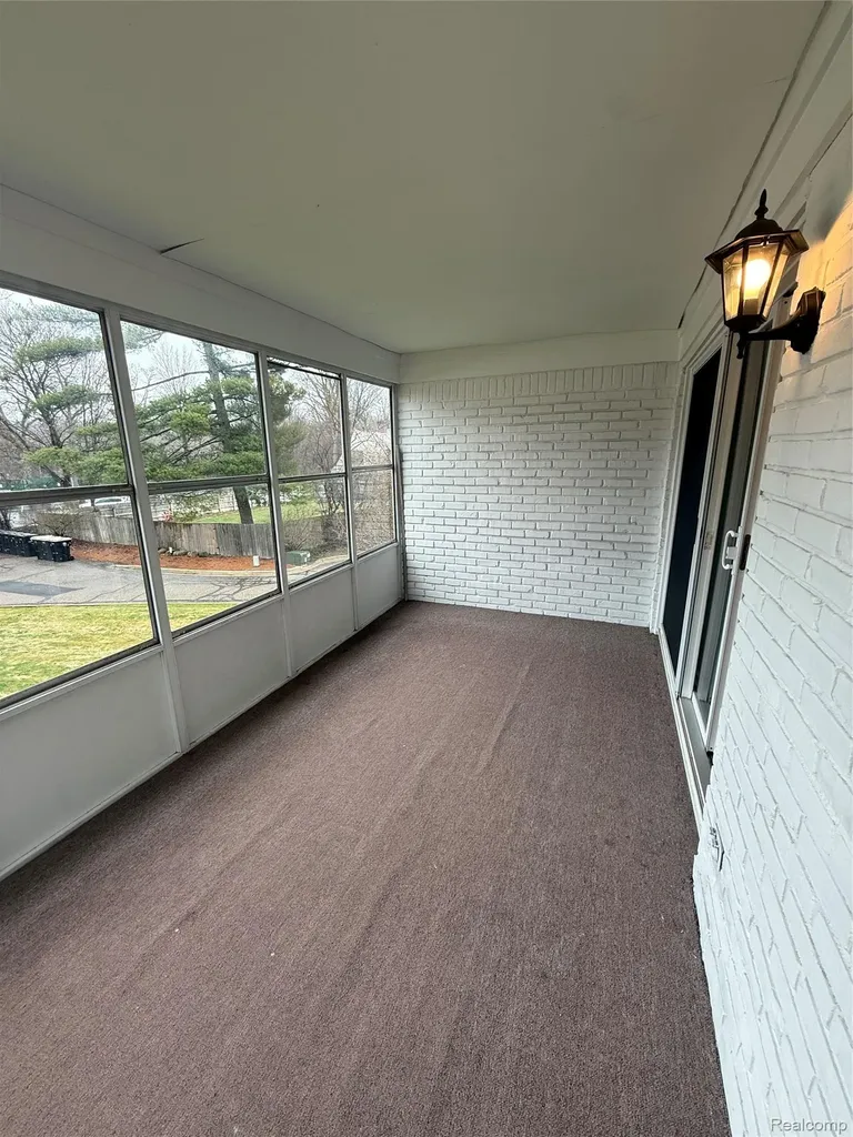 150 E Long Lake Road Bloomfield Charter Township MI 48304