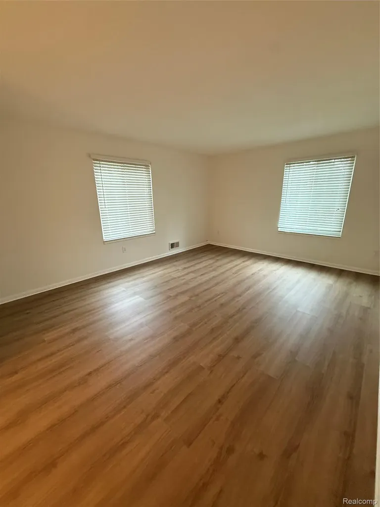 150 E Long Lake Road Bloomfield Charter Township MI 48304