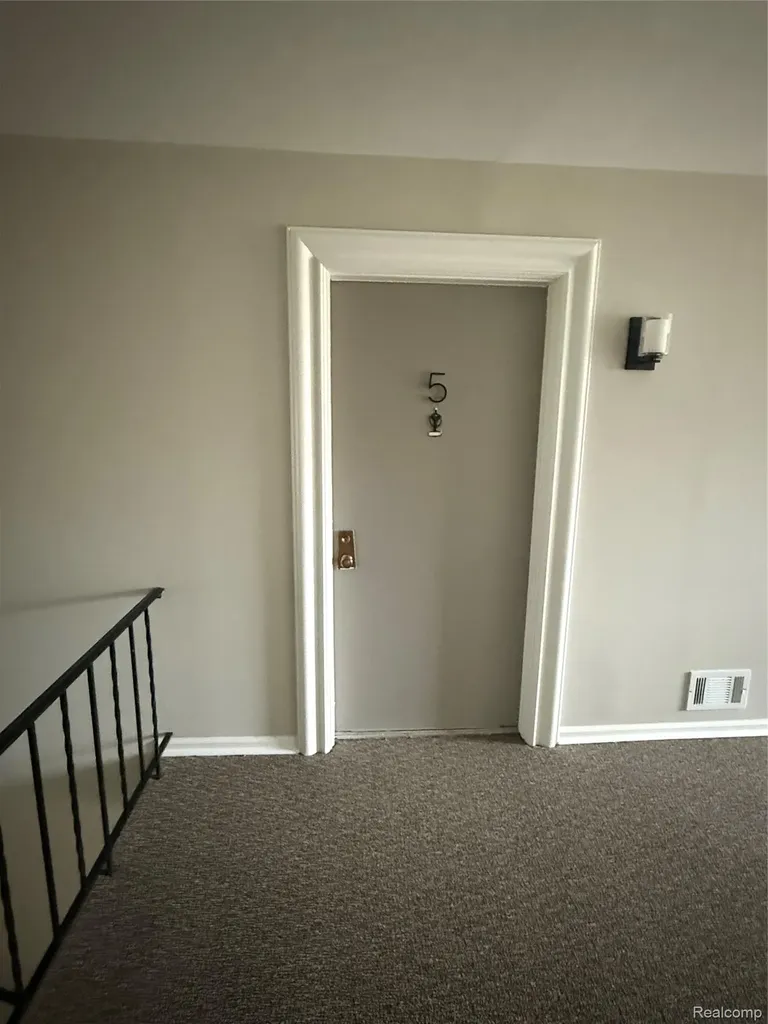150 E Long Lake Road Bloomfield Charter Township MI 48304