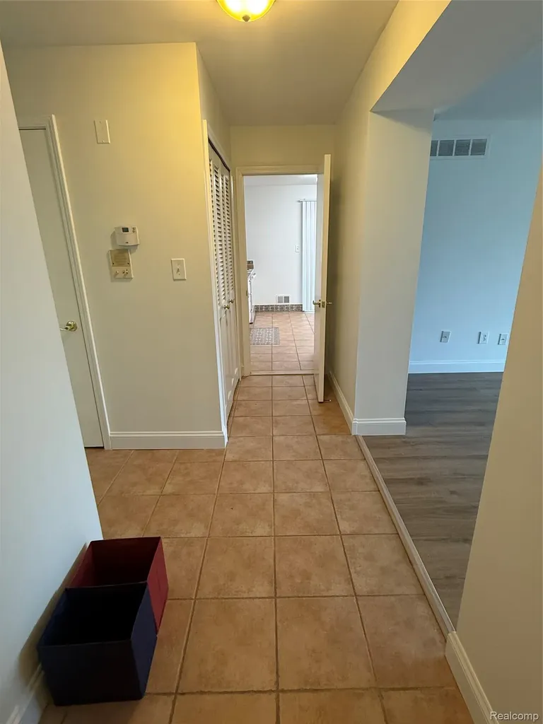 150 E Long Lake Road Bloomfield Charter Township MI 48304