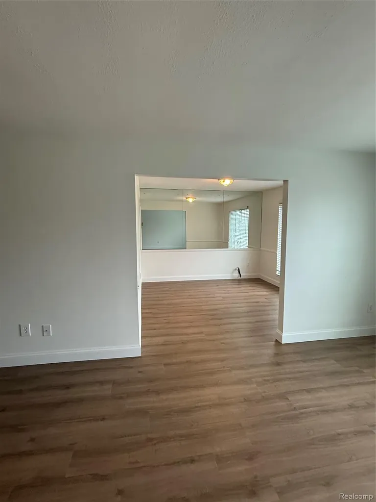 150 E Long Lake Road Bloomfield Charter Township MI 48304