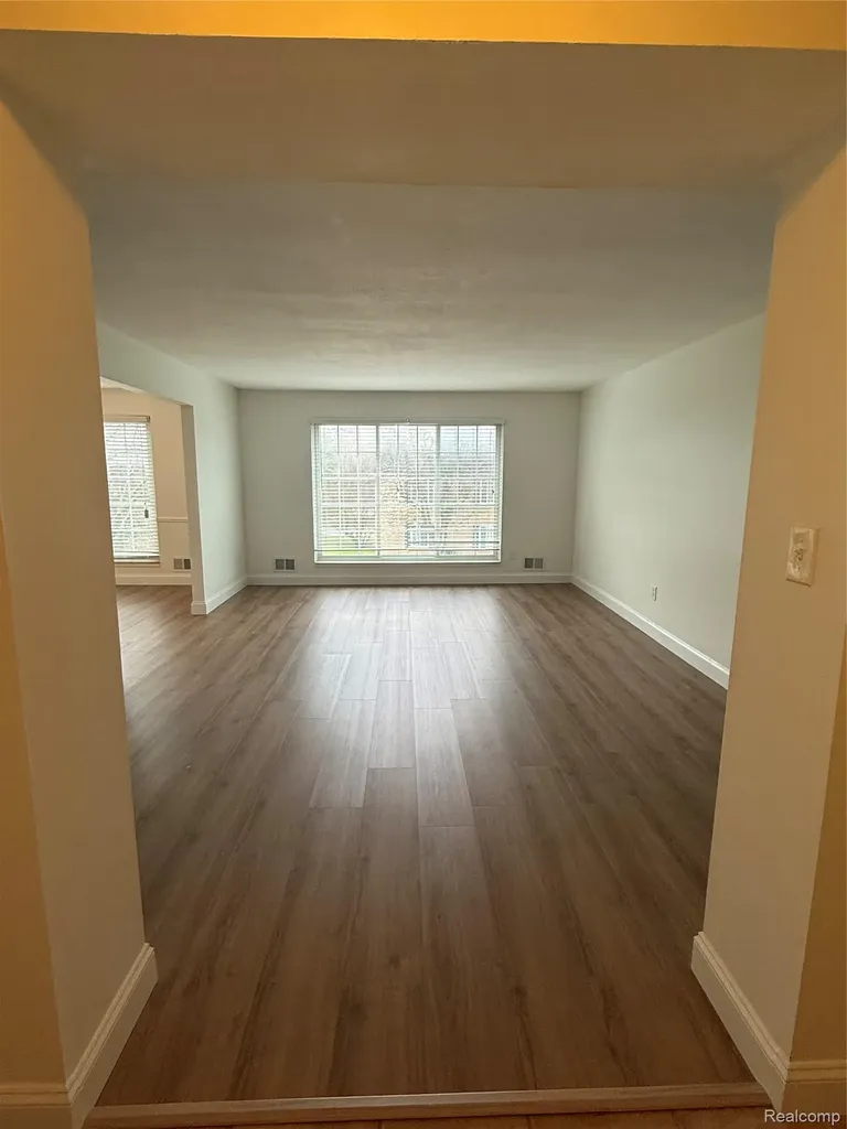 150 E Long Lake Road Bloomfield Charter Township MI 48304