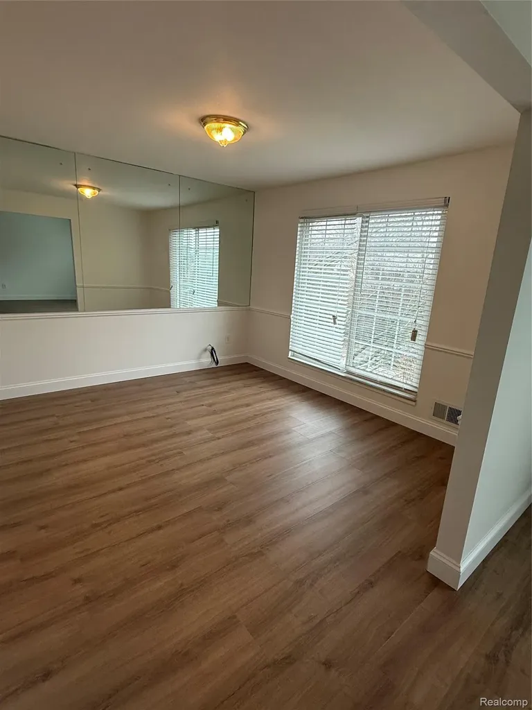 150 E Long Lake Road Bloomfield Charter Township MI 48304