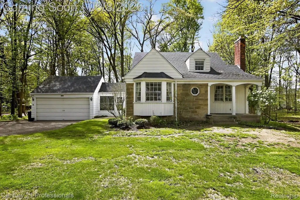 15985 Oak Drive Livonia City MI 48154