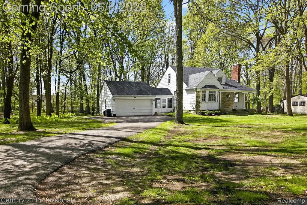 15985 Oak Drive Livonia City MI 48154