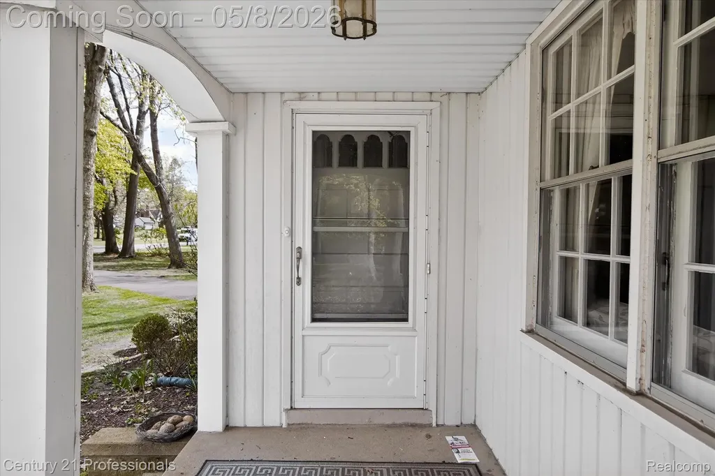 15985 Oak Drive Livonia City MI 48154