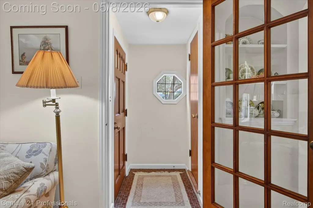 15985 Oak Drive Livonia City MI 48154